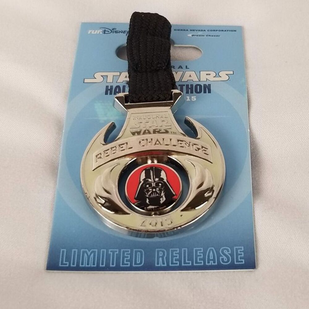 Disney Star Wars Pin Rebel Challenge Medal Darth Vader Inaugural 2015 Marathon